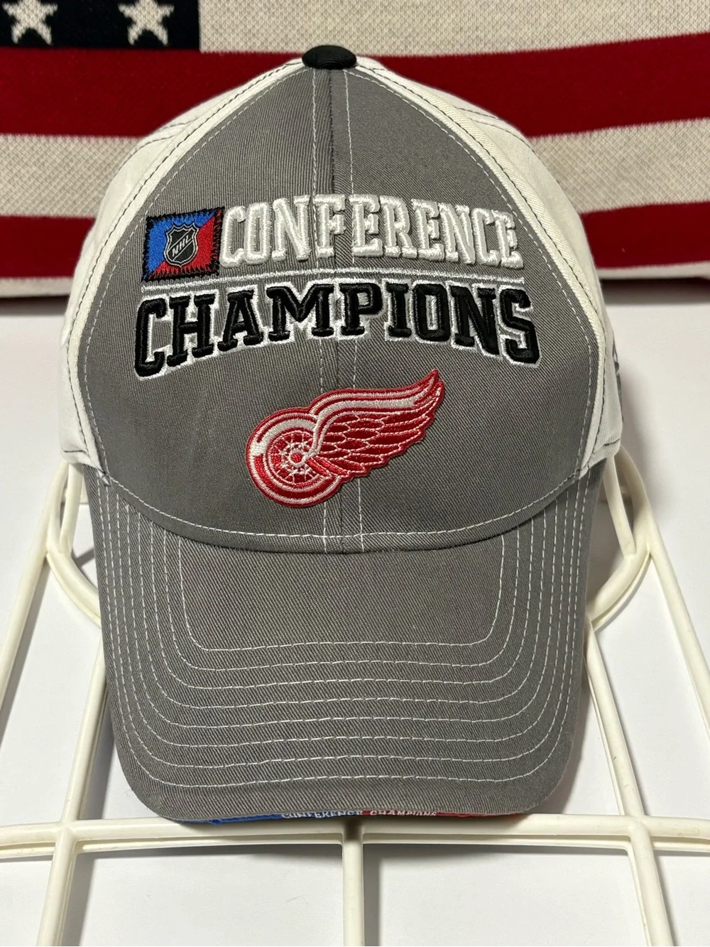 NHL Detroit Red Wings Gray and Red Conference Champions Hat